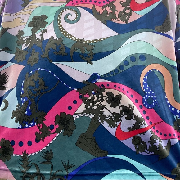 Nike Boxy Patterned Tee - Picture 3 of 4